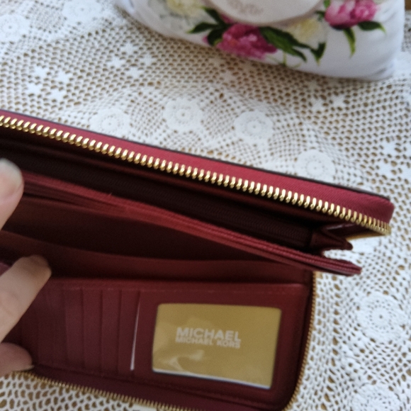Michael Kors Wallet/Wristlet NWT Cherry Jest Set Travel Leather Gold Hardware - Picture 7 of 12